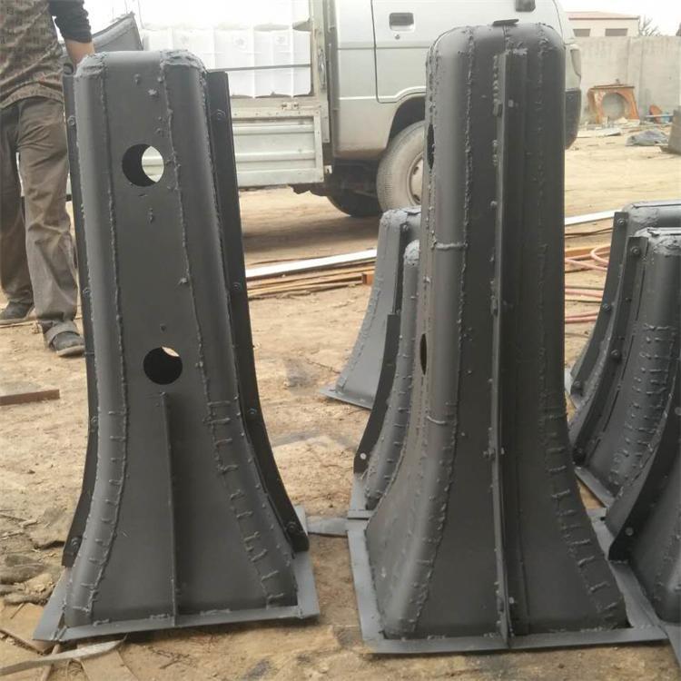 隔離墩鋼模具 隔離墩模具3.jpg
