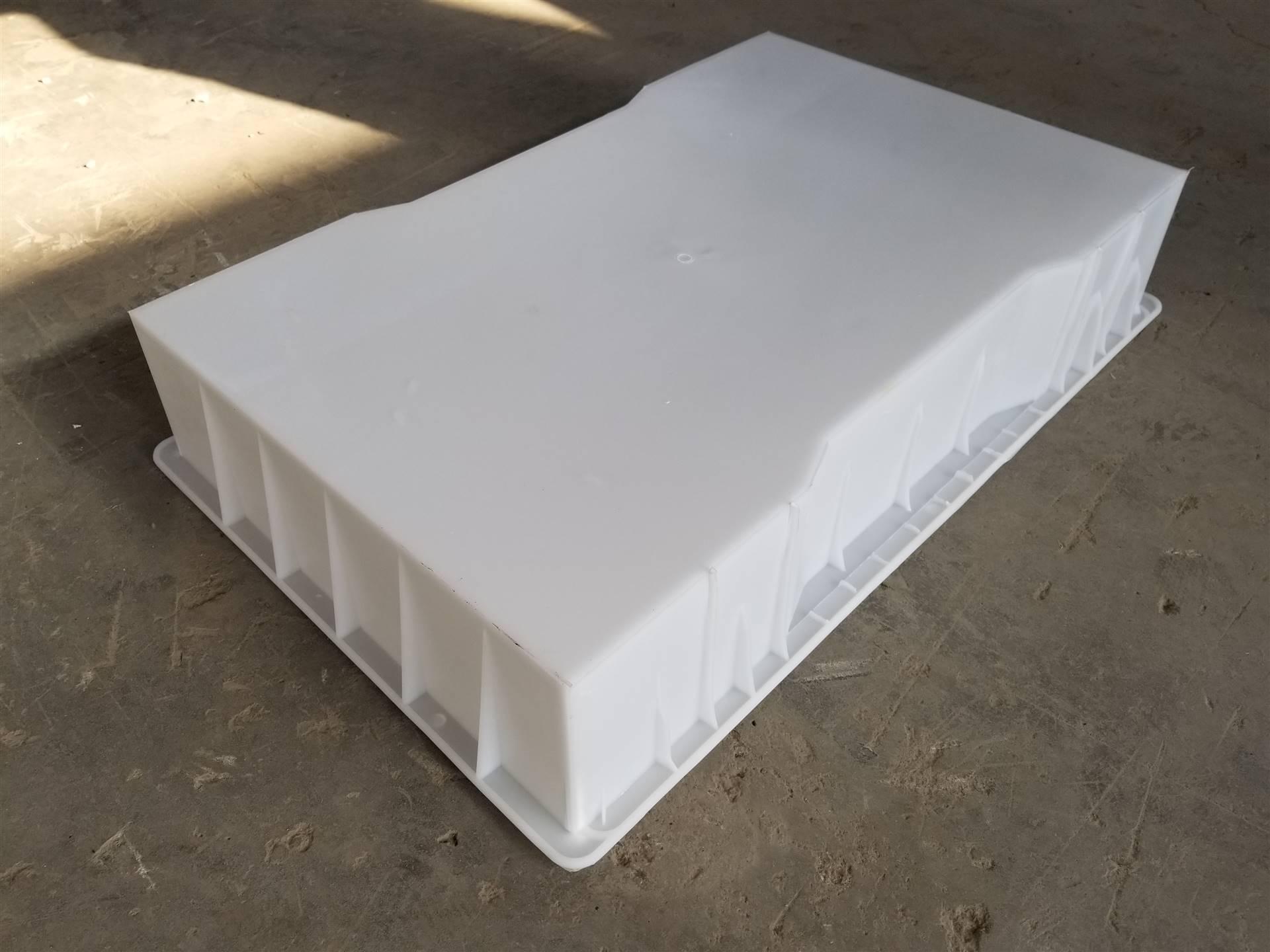 1608687618942911.jpg 蓋板模具