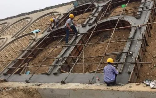 1632535113781651.jpg 拱形骨架施工技術(shù)2.jpg