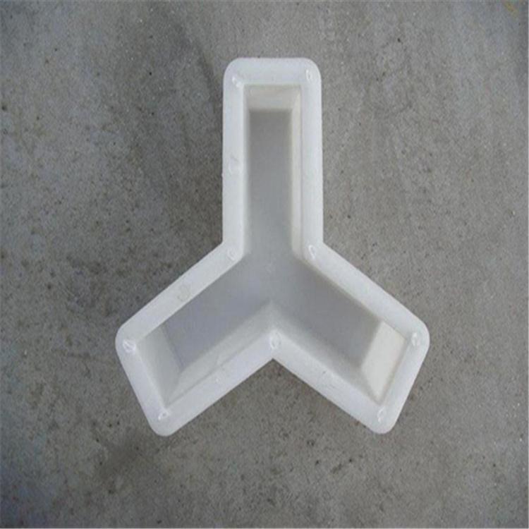 1658104186602837.jpg 人字形護(hù)坡磚模具.jpg